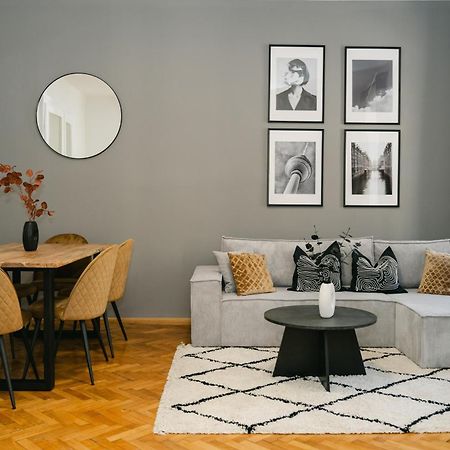 Cozy Apt Perfect For 4-6 Tv Metro Self-Checkin فيينا المظهر الخارجي الصورة