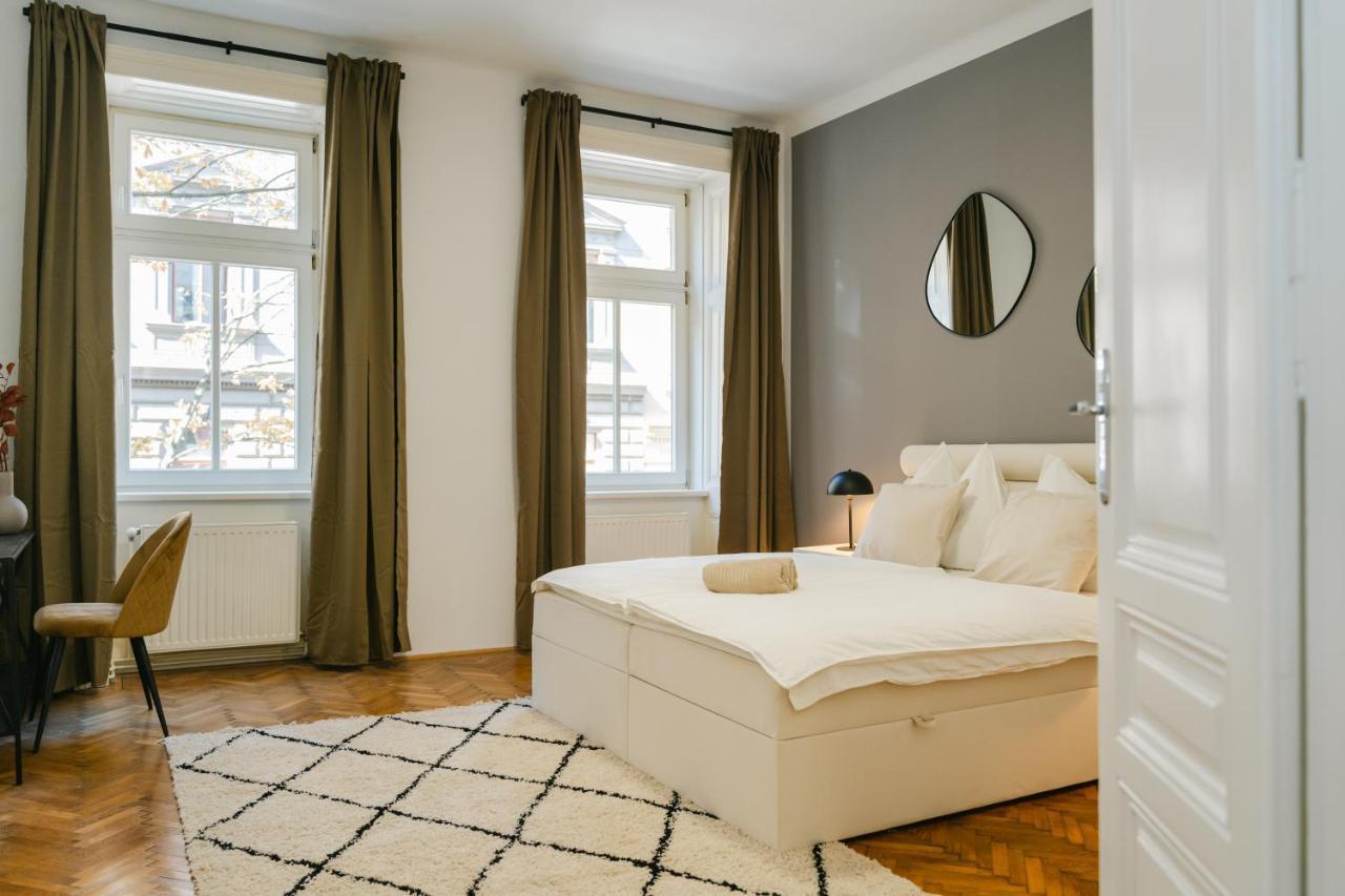 Cozy Apt Perfect For 4-6 Tv Metro Self-Checkin فيينا المظهر الخارجي الصورة