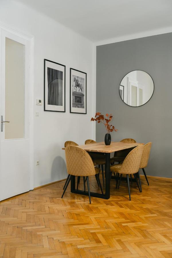 Cozy Apt Perfect For 4-6 Tv Metro Self-Checkin فيينا المظهر الخارجي الصورة