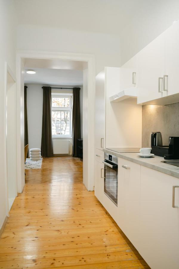 Cozy Apt Perfect For 4-6 Tv Metro Self-Checkin فيينا المظهر الخارجي الصورة