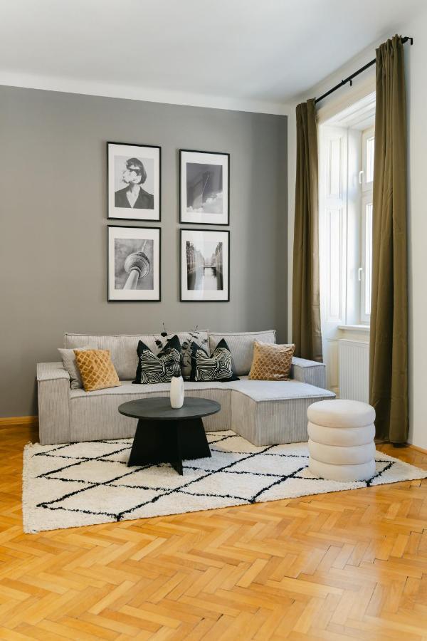 Cozy Apt Perfect For 4-6 Tv Metro Self-Checkin فيينا المظهر الخارجي الصورة