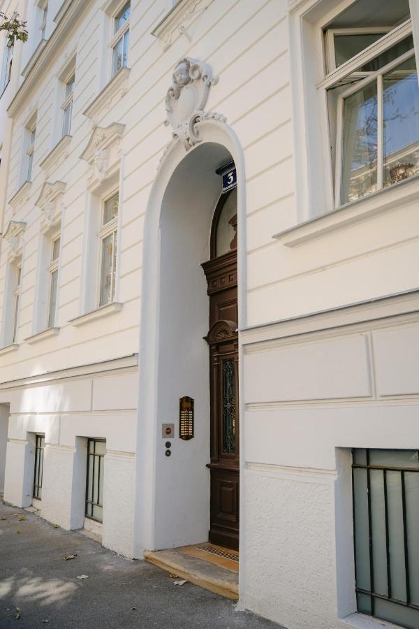 Cozy Apt Perfect For 4-6 Tv Metro Self-Checkin فيينا المظهر الخارجي الصورة